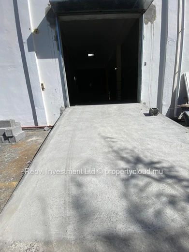 Showroom + Store de Prestige de 150 m² en plein centre de Coromandel