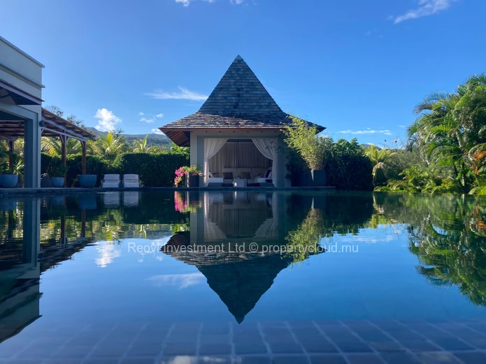 Exclusive Villa de 8 chambres sur un Terrain Immense