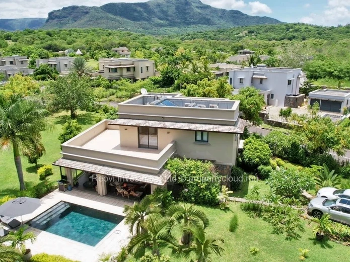 Villa de Luxe avec un grand Jardin Exotique