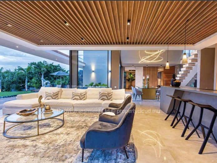 One of a Kind Luxury 5 Bedrooms Villa