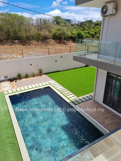 Spacious & Modern 4 Beds Villa in Grand Bay with Private Pool