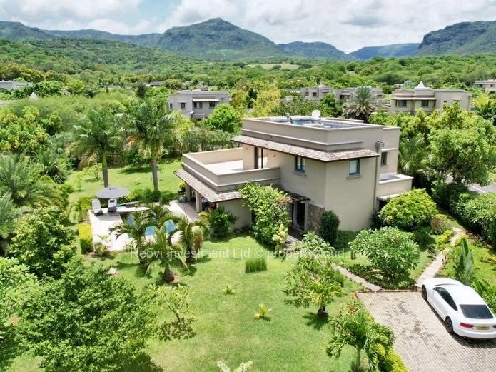 Villa de Luxe avec un grand Jardin Exotique