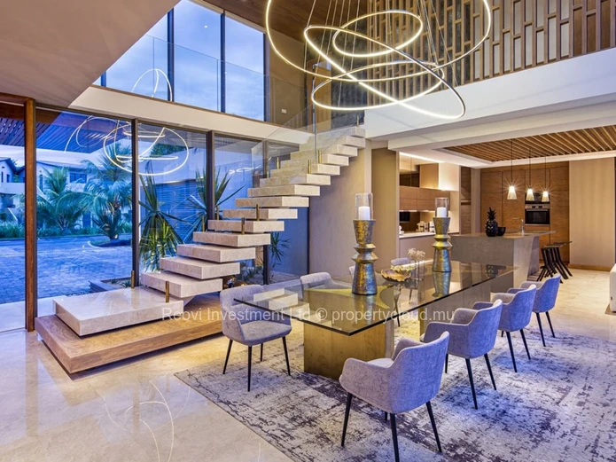 One of a Kind Luxury 5 Bedrooms Villa