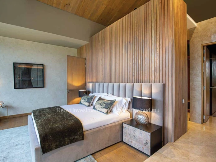 One of a Kind Luxury 5 Bedrooms Villa