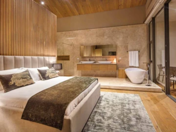 5 Bedroom Villa
