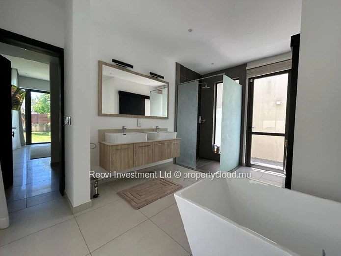 Modern 3 Bedrooms Villa in the North