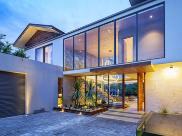 5 Bedroom Villa