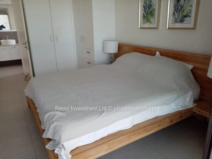 Gem like Apartment with Private Pool and Garden niched with Sea-View
