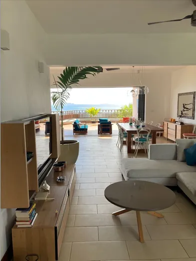 Lavish Penthouse with Sea View & Beachfront in Cap Malheureux