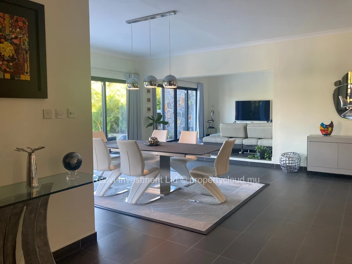 Exclusive Villa de 8 chambres sur un Terrain Immense