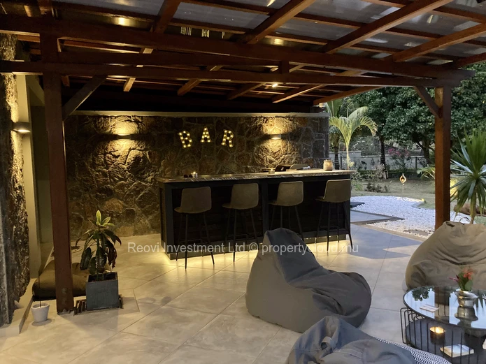 Exclusive Villa de 8 chambres sur un Terrain Immense