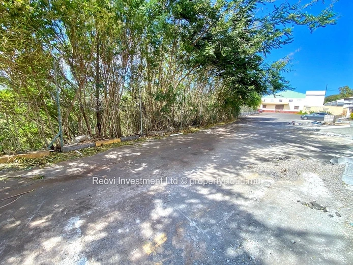 Showroom + Store de Prestige de 150 m² en plein centre de Coromandel