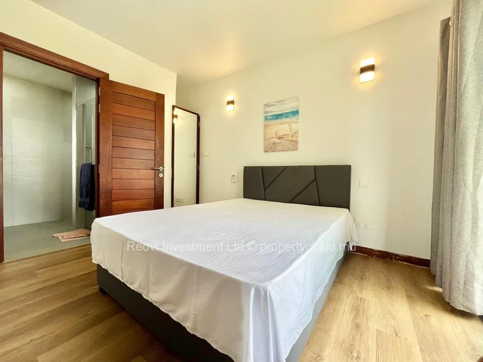 EXCEPTIONAL BEACHFRONT Newly Renovated Villa on freehold land 