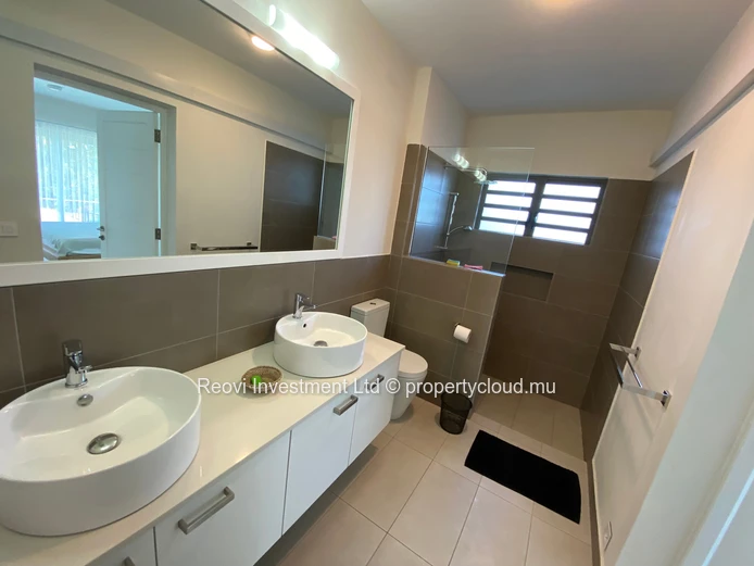 Gem like Apartment with Private Pool and Garden niched with Sea-View