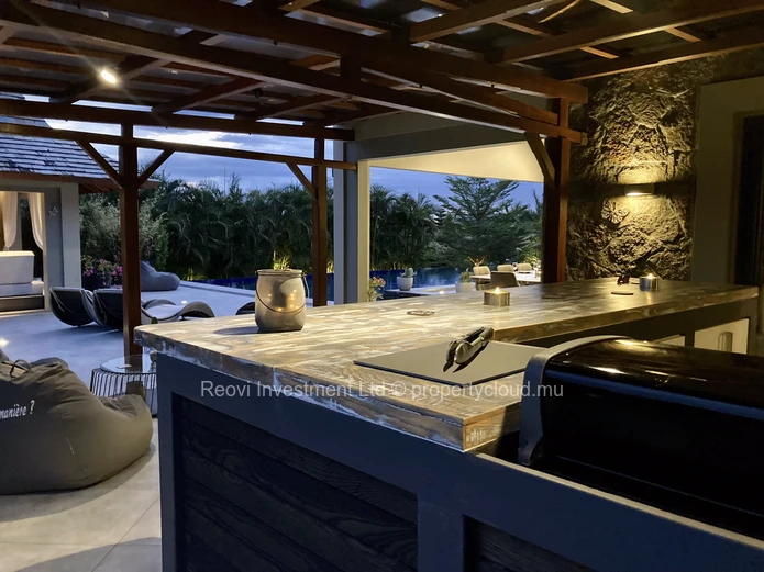 Exclusive Villa de 8 chambres sur un Terrain Immense