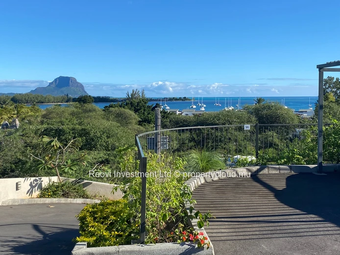 Gem like Apartment with Private Pool and Garden niched with Sea-View