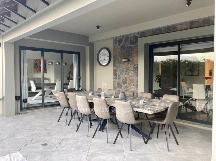 Exclusive Villa de 8 chambres sur un Terrain Immense