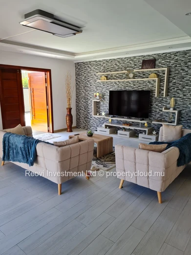 Spacious & Modern 4 Beds Villa in Grand Bay with Private Pool
